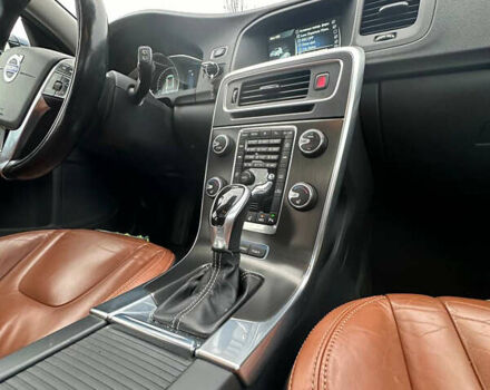 Синий Вольво B60, объемом двигателя 2.4 л и пробегом 255 тыс. км за 15500 $, фото 17 на Automoto.ua