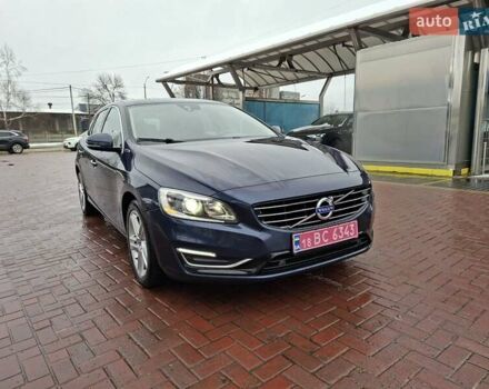 Синий Вольво B60, объемом двигателя 2.4 л и пробегом 250 тыс. км за 16200 $, фото 2 на Automoto.ua