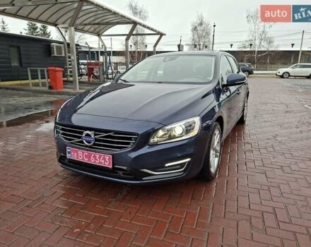 Синий Вольво B60, объемом двигателя 2.4 л и пробегом 250 тыс. км за 16200 $, фото 1 на Automoto.ua