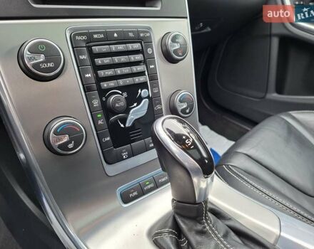 Синий Вольво B60, объемом двигателя 2.4 л и пробегом 250 тыс. км за 16200 $, фото 34 на Automoto.ua