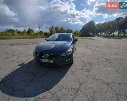 Синий Вольво B60, объемом двигателя 1.56 л и пробегом 279 тыс. км за 10500 $, фото 2 на Automoto.ua