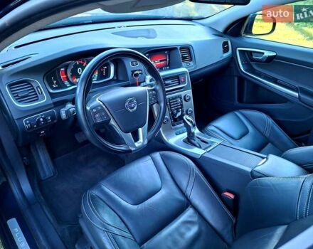 Синий Вольво B60, объемом двигателя 2.4 л и пробегом 250 тыс. км за 16900 $, фото 4 на Automoto.ua