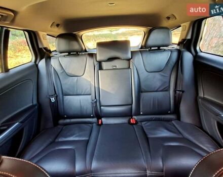 Синий Вольво B60, объемом двигателя 2.4 л и пробегом 250 тыс. км за 16900 $, фото 11 на Automoto.ua