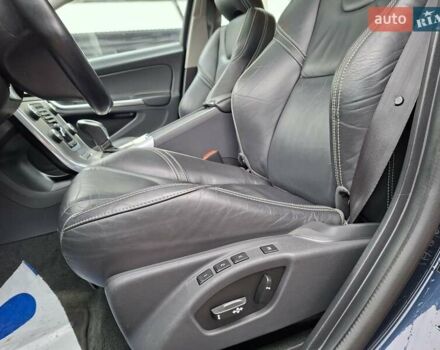 Синий Вольво B60, объемом двигателя 2.4 л и пробегом 250 тыс. км за 16200 $, фото 36 на Automoto.ua