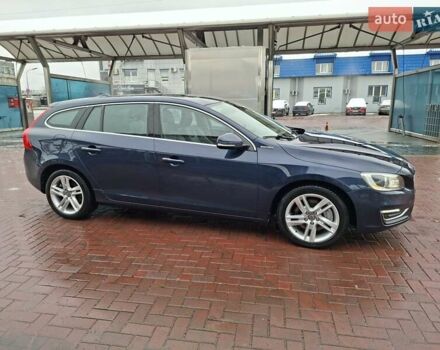 Синий Вольво B60, объемом двигателя 2.4 л и пробегом 250 тыс. км за 16200 $, фото 5 на Automoto.ua