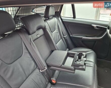 Синий Вольво B60, объемом двигателя 2.4 л и пробегом 250 тыс. км за 16200 $, фото 23 на Automoto.ua