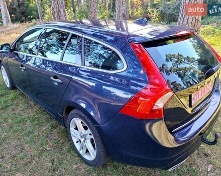 Синий Вольво B60, объемом двигателя 2.4 л и пробегом 250 тыс. км за 16900 $, фото 1 на Automoto.ua