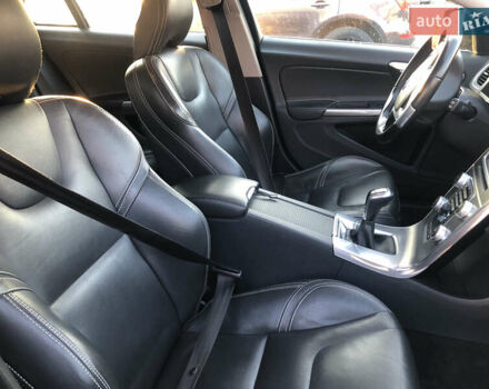 Синій Вольво B60, об'ємом двигуна 1.97 л та пробігом 217 тис. км за 12800 $, фото 13 на Automoto.ua