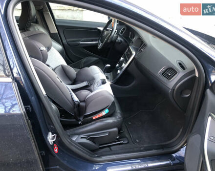 Синій Вольво B60, об'ємом двигуна 1.97 л та пробігом 217 тис. км за 12800 $, фото 12 на Automoto.ua