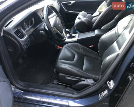 Синій Вольво B60, об'ємом двигуна 1.97 л та пробігом 217 тис. км за 12800 $, фото 7 на Automoto.ua