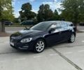 Синий Вольво B60, объемом двигателя 2 л и пробегом 200 тыс. км за 16700 $, фото 1 на Automoto.ua