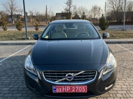 Синій Вольво B60, об'ємом двигуна 1.6 л та пробігом 255 тис. км за 9999 $, фото 1 на Automoto.ua