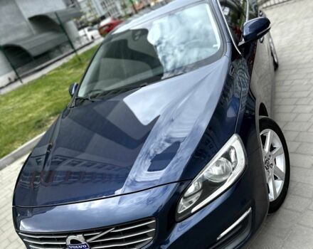 Синий Вольво B60, объемом двигателя 1.6 л и пробегом 260 тыс. км за 10500 $, фото 1 на Automoto.ua