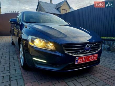 Синий Вольво B60, объемом двигателя 2 л и пробегом 238 тыс. км за 12222 $, фото 1 на Automoto.ua