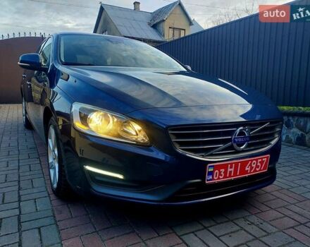 Синий Вольво B60, объемом двигателя 2 л и пробегом 238 тыс. км за 12222 $, фото 1 на Automoto.ua