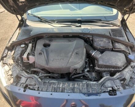 Синий Вольво B60, объемом двигателя 2 л и пробегом 310 тыс. км за 11500 $, фото 1 на Automoto.ua