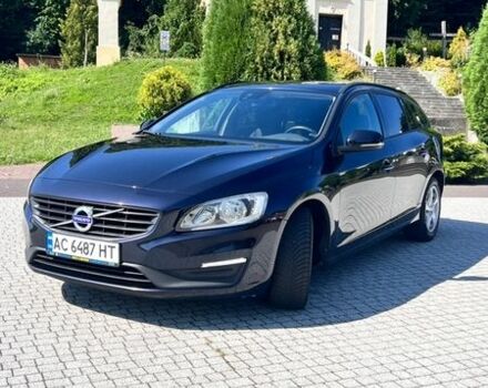 Синий Вольво B60, объемом двигателя 2 л и пробегом 244 тыс. км за 13880 $, фото 1 на Automoto.ua