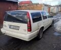 Белый Вольво В70, объемом двигателя 2.5 л и пробегом 366 тыс. км за 3500 $, фото 2 на Automoto.ua