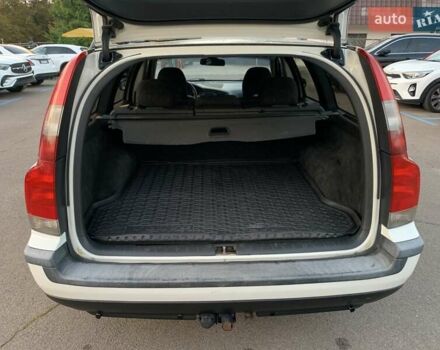 Белый Вольво В70, объемом двигателя 2 л и пробегом 417 тыс. км за 4800 $, фото 5 на Automoto.ua