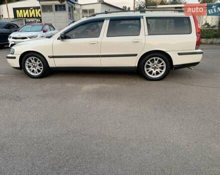 Белый Вольво В70, объемом двигателя 2 л и пробегом 417 тыс. км за 4800 $, фото 2 на Automoto.ua