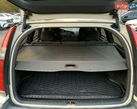 Белый Вольво В70, объемом двигателя 2 л и пробегом 417 тыс. км за 4800 $, фото 4 на Automoto.ua