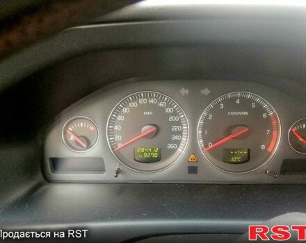 Белый Вольво В70, объемом двигателя 2.4 л и пробегом 284 тыс. км за 5300 $, фото 4 на Automoto.ua