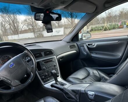 Белый Вольво В70, объемом двигателя 2.4 л и пробегом 350 тыс. км за 1950 $, фото 14 на Automoto.ua