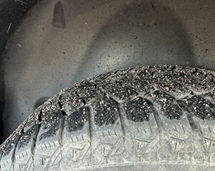 Белый Вольво В70, объемом двигателя 2.4 л и пробегом 350 тыс. км за 1950 $, фото 23 на Automoto.ua