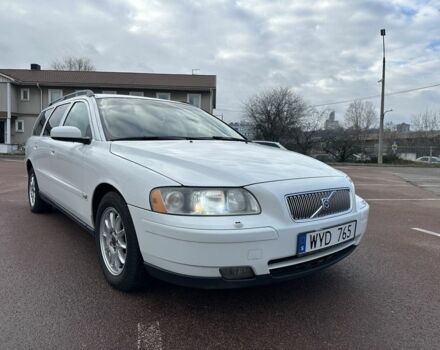 Белый Вольво В70, объемом двигателя 2.4 л и пробегом 350 тыс. км за 1950 $, фото 8 на Automoto.ua