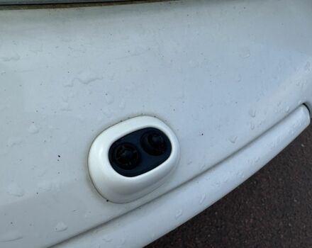 Белый Вольво В70, объемом двигателя 2.4 л и пробегом 350 тыс. км за 1950 $, фото 9 на Automoto.ua