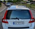 Белый Вольво В70, объемом двигателя 2.4 л и пробегом 328 тыс. км за 10800 $, фото 6 на Automoto.ua