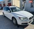 Белый Вольво В70, объемом двигателя 2.5 л и пробегом 300 тыс. км за 6000 $, фото 5 на Automoto.ua