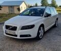 Белый Вольво В70, объемом двигателя 2.4 л и пробегом 328 тыс. км за 10800 $, фото 3 на Automoto.ua