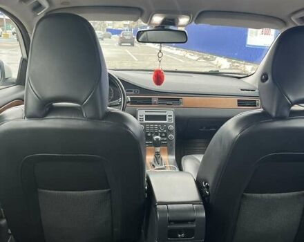 Белый Вольво В70, объемом двигателя 2 л и пробегом 220 тыс. км за 8850 $, фото 1 на Automoto.ua