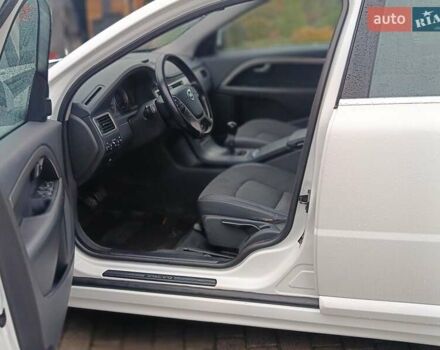 Білий Вольво V70, об'ємом двигуна 1.6 л та пробігом 245 тис. км за 7499 $, фото 10 на Automoto.ua