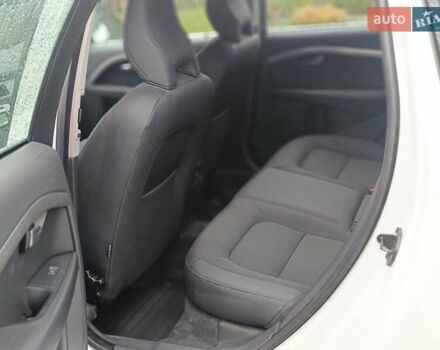 Білий Вольво V70, об'ємом двигуна 1.6 л та пробігом 245 тис. км за 7499 $, фото 11 на Automoto.ua