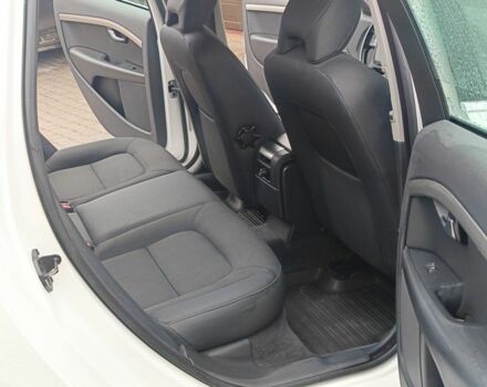 Белый Вольво В70, объемом двигателя 1.6 л и пробегом 245 тыс. км за 7499 $, фото 13 на Automoto.ua