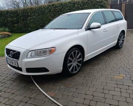 Білий Вольво V70, об'ємом двигуна 1.6 л та пробігом 245 тис. км за 7499 $, фото 1 на Automoto.ua