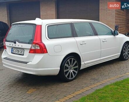 Білий Вольво V70, об'ємом двигуна 1.6 л та пробігом 245 тис. км за 7499 $, фото 5 на Automoto.ua