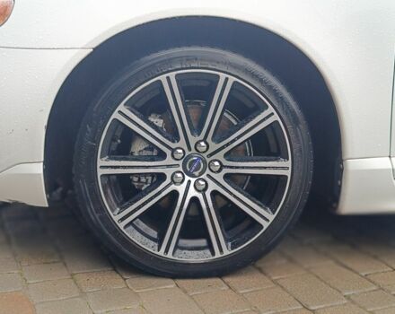 Белый Вольво В70, объемом двигателя 1.6 л и пробегом 245 тыс. км за 7499 $, фото 23 на Automoto.ua