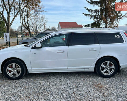 Белый Вольво В70, объемом двигателя 1.56 л и пробегом 273 тыс. км за 8500 $, фото 3 на Automoto.ua