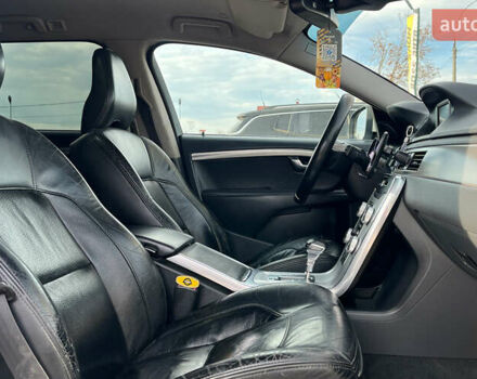 Белый Вольво В70, объемом двигателя 1.56 л и пробегом 273 тыс. км за 8500 $, фото 24 на Automoto.ua