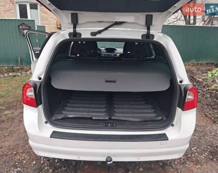 Белый Вольво В70, объемом двигателя 1.56 л и пробегом 267 тыс. км за 14597 $, фото 12 на Automoto.ua