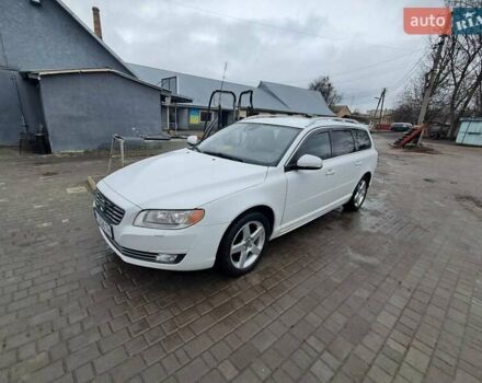 Белый Вольво В70, объемом двигателя 1.56 л и пробегом 267 тыс. км за 14597 $, фото 2 на Automoto.ua