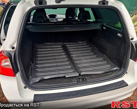 Білий Вольво V70, об'ємом двигуна 1.6 л та пробігом 267 тис. км за 14540 $, фото 10 на Automoto.ua