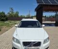Белый Вольво В70, объемом двигателя 1.6 л и пробегом 273 тыс. км за 8300 $, фото 1 на Automoto.ua