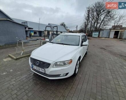 Белый Вольво В70, объемом двигателя 1.56 л и пробегом 267 тыс. км за 14597 $, фото 1 на Automoto.ua