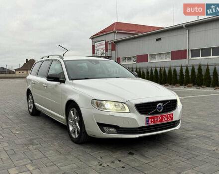 Белый Вольво В70, объемом двигателя 2 л и пробегом 178 тыс. км за 11500 $, фото 1 на Automoto.ua