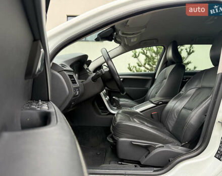 Белый Вольво В70, объемом двигателя 2 л и пробегом 178 тыс. км за 11500 $, фото 31 на Automoto.ua