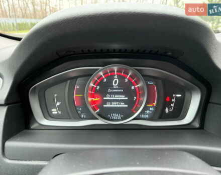 Белый Вольво В70, объемом двигателя 2 л и пробегом 178 тыс. км за 11000 $, фото 52 на Automoto.ua